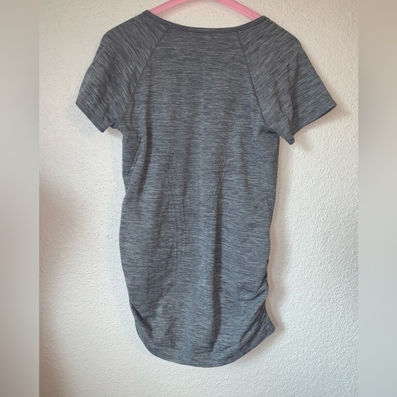 Athleta Fastest Track Gray Ruched Fitted Top Size Medium - Picture 3 of 4
